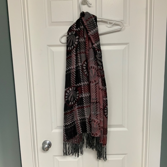 Toronto Raptors light blanket scarf - Picture 2 of 3